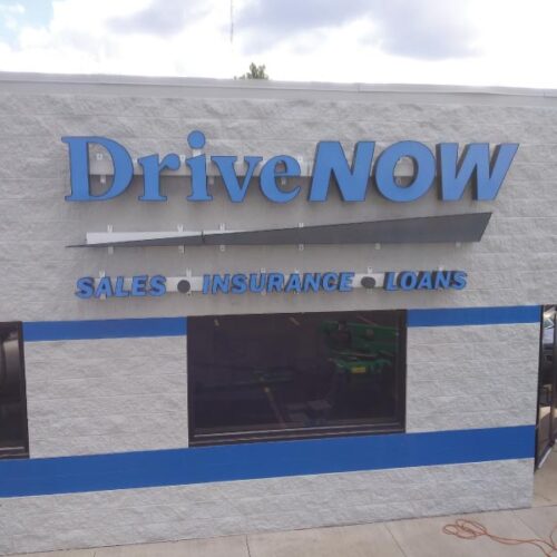 drive-now-channel-letters-on-raceway