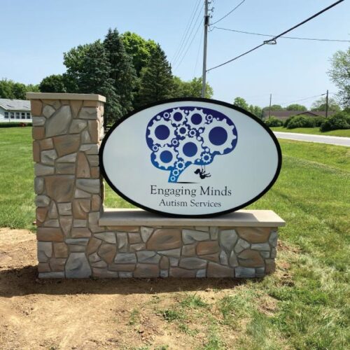 engaging-minds-monument-sign